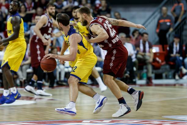 瓦兰丘纳斯 瓦兰丘纳斯